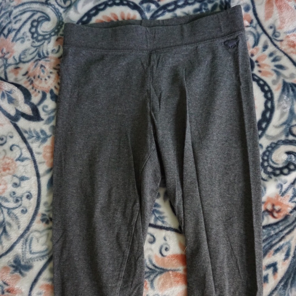 VS PINK Cropped Leggings